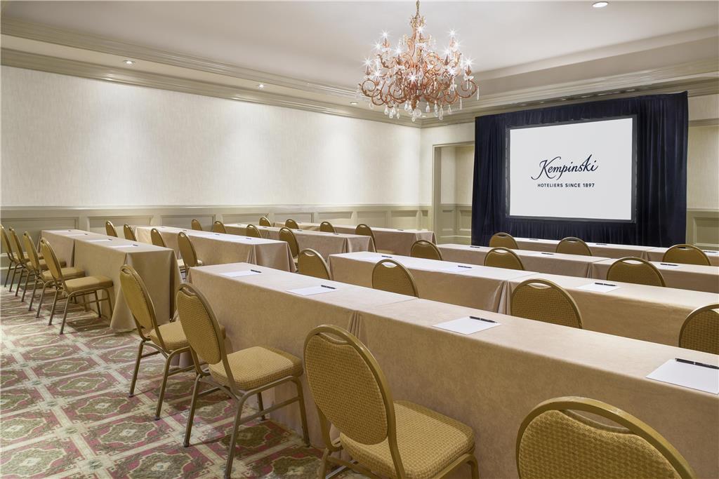 KICUN1_Merida Meeting Room.jpg
