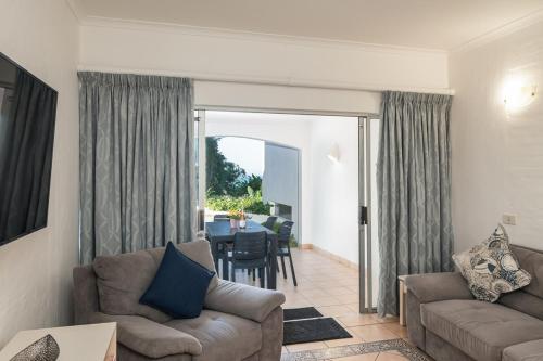 Relaxing Seaside Escape at 2 Perissa — 4-Star Luxury Hotel in Ballito, South Africa