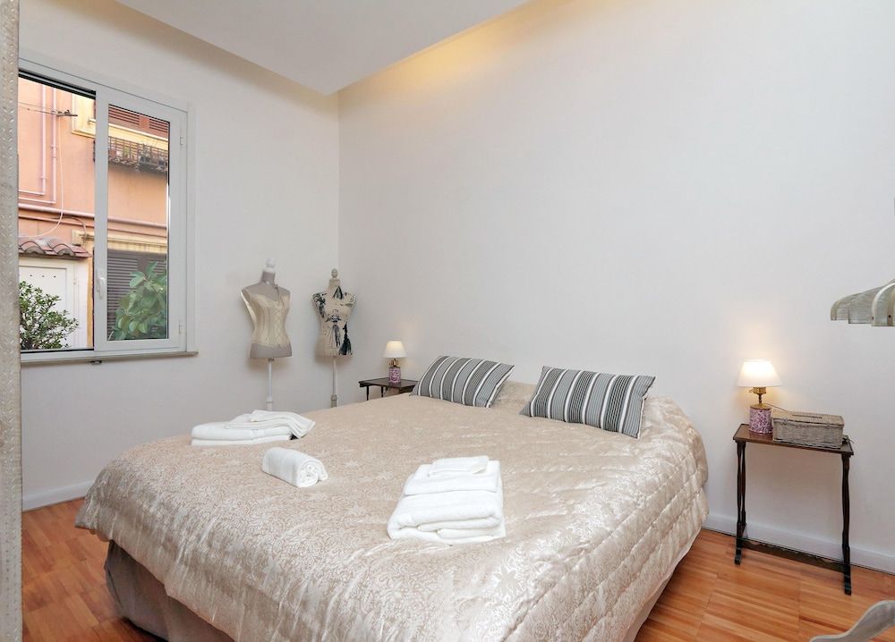 Il Cortile al Vaticano Studio — 4-Star Luxury Hotel in Rome, Italy