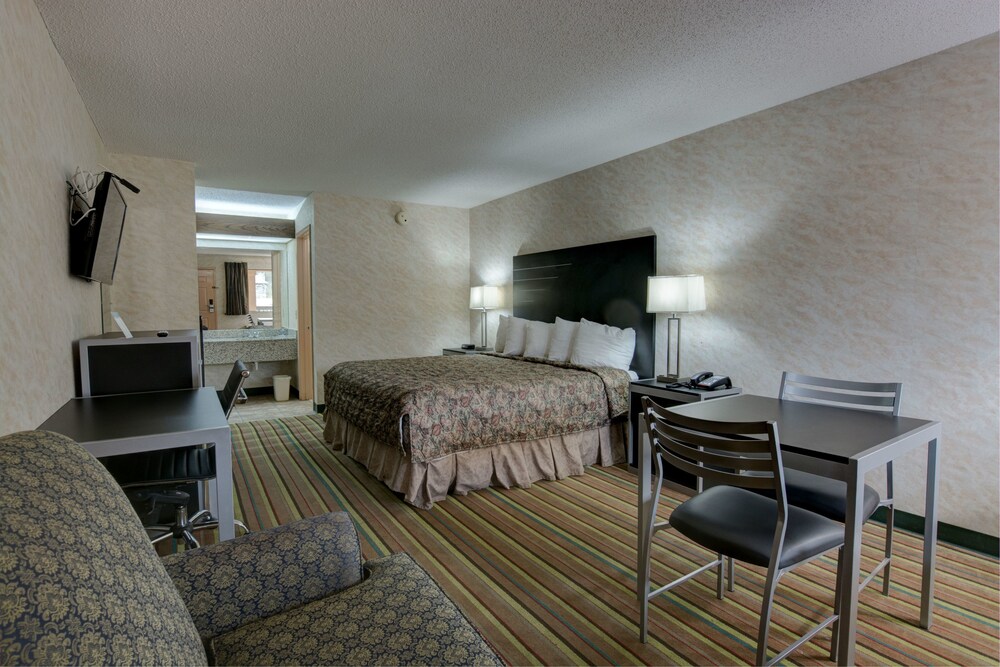 Red Roof Inn & Suites Athens AL - photo 16
