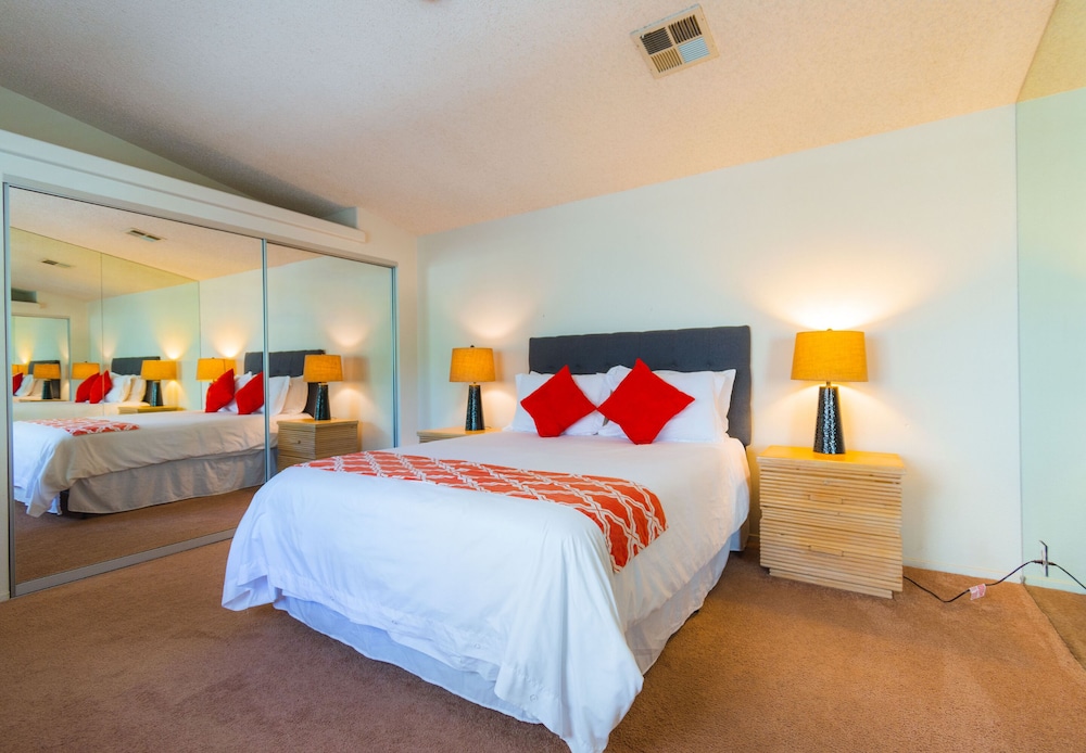 The Villas at Emerald Desert RV Resort - photo 5