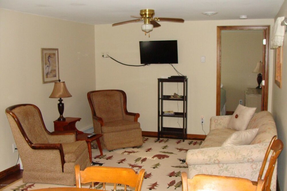 On Pointe Lakefront Resort - photo 21