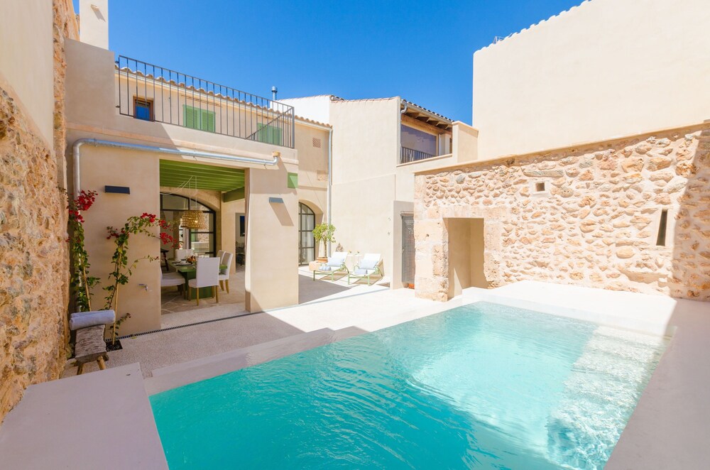 Batolla - carbon neutral hotel in Campos