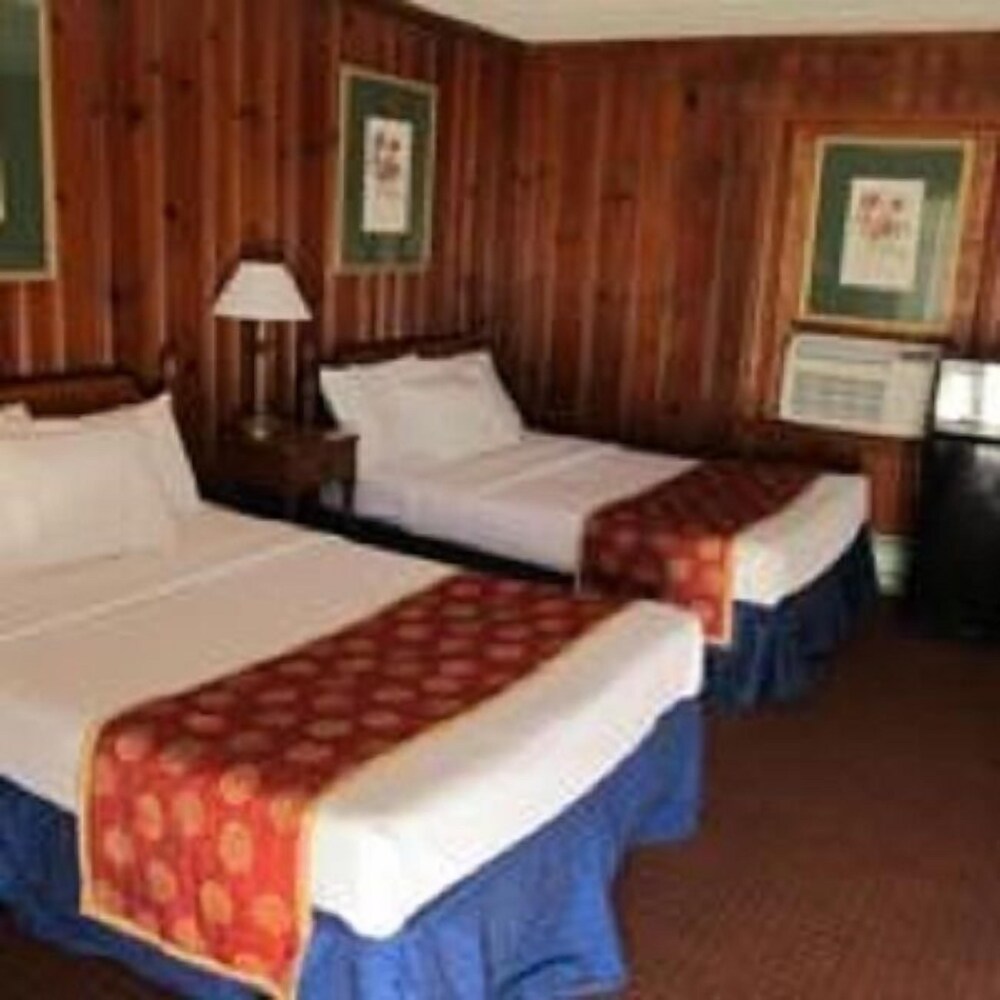 Americas Best Value Inn — Hancock — photo 5