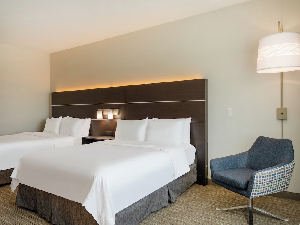 Holiday Inn Express & Suites Watertown by IHG - photo 19