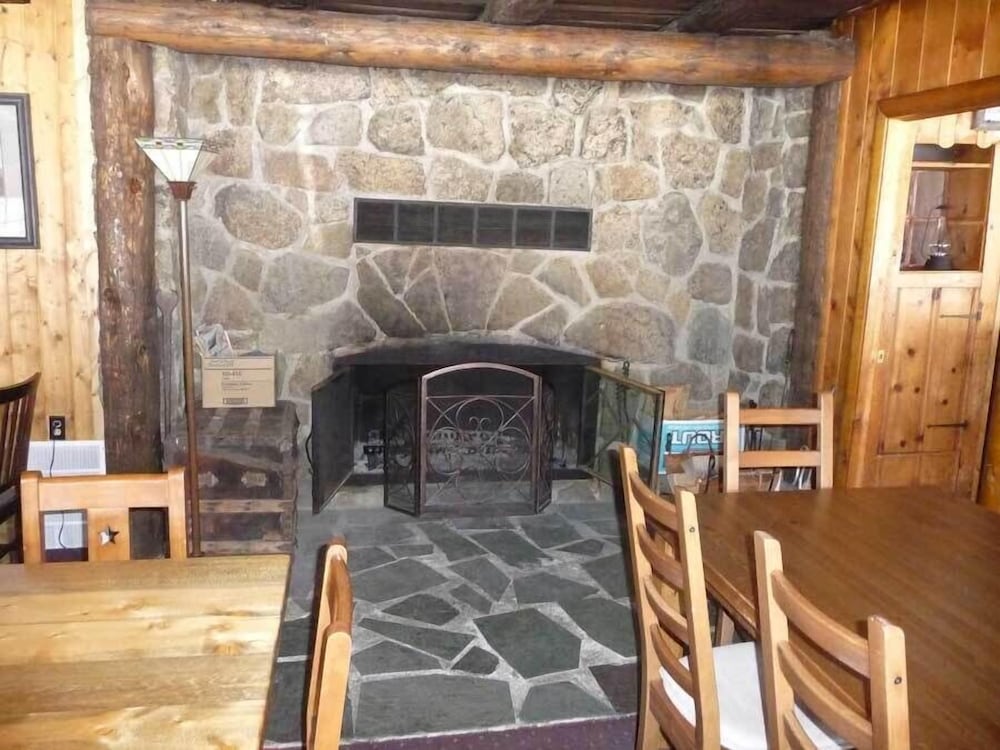 The Twin Lakes Inn - photo 14