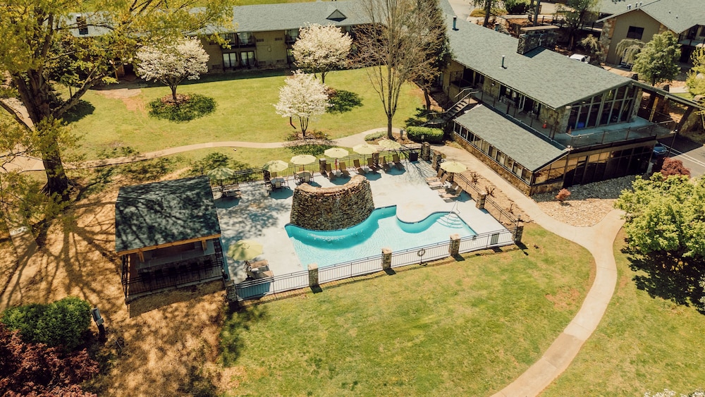 Tremont Lodge & Resort - photo 212