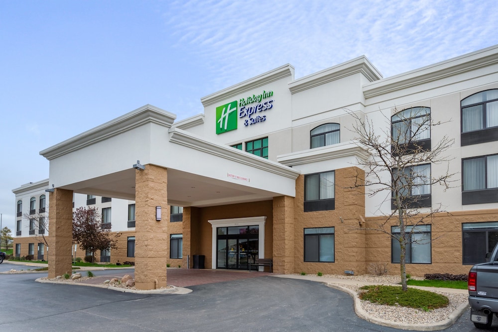 Holiday Inn Express & Suites Cedar Falls Waterloo by IHG - photo 41
