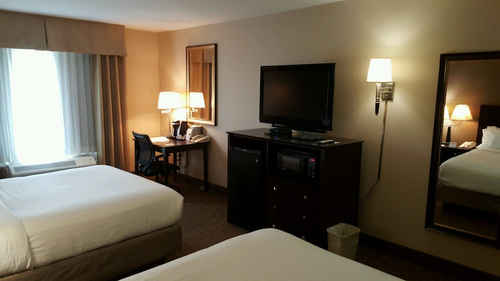 Holiday Inn Express Hotel & Suites Concordia by IHG - photo 9