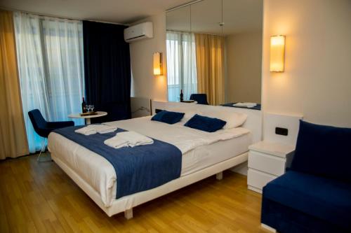 Beautiful apartments near the sea ORBI CITY N2