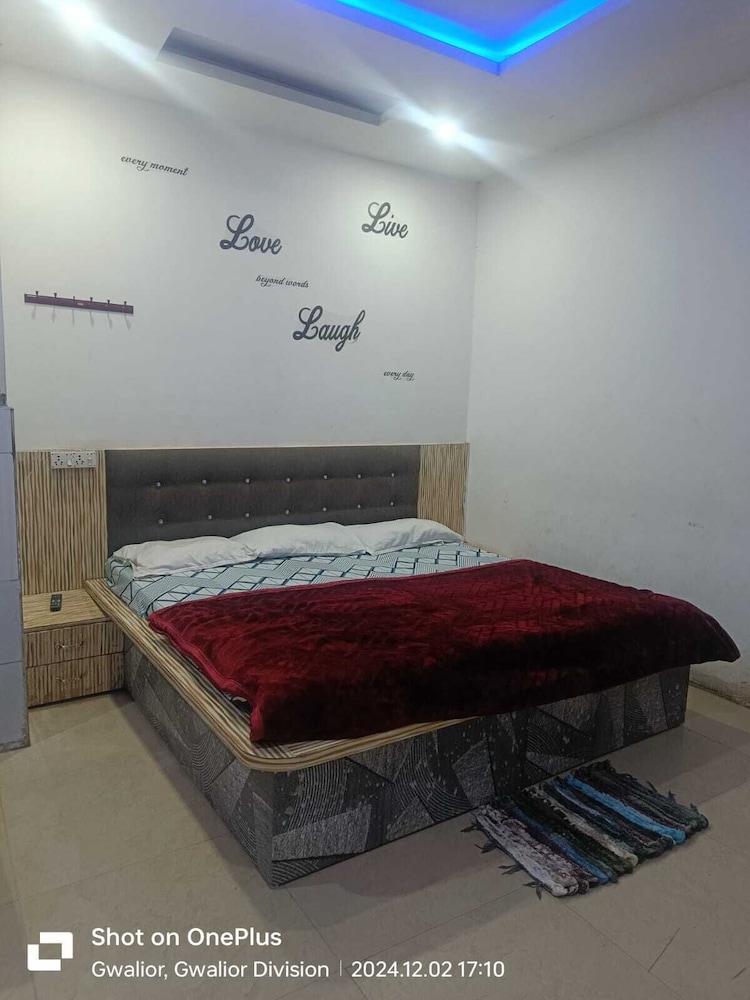 Hotel Trishla Inn Lodging & Boarding — hotel near Gwalior Airport