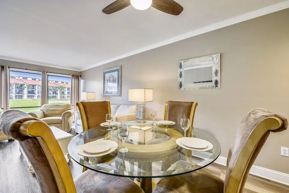 Edgewater Resort by Book That Condo - photo 19