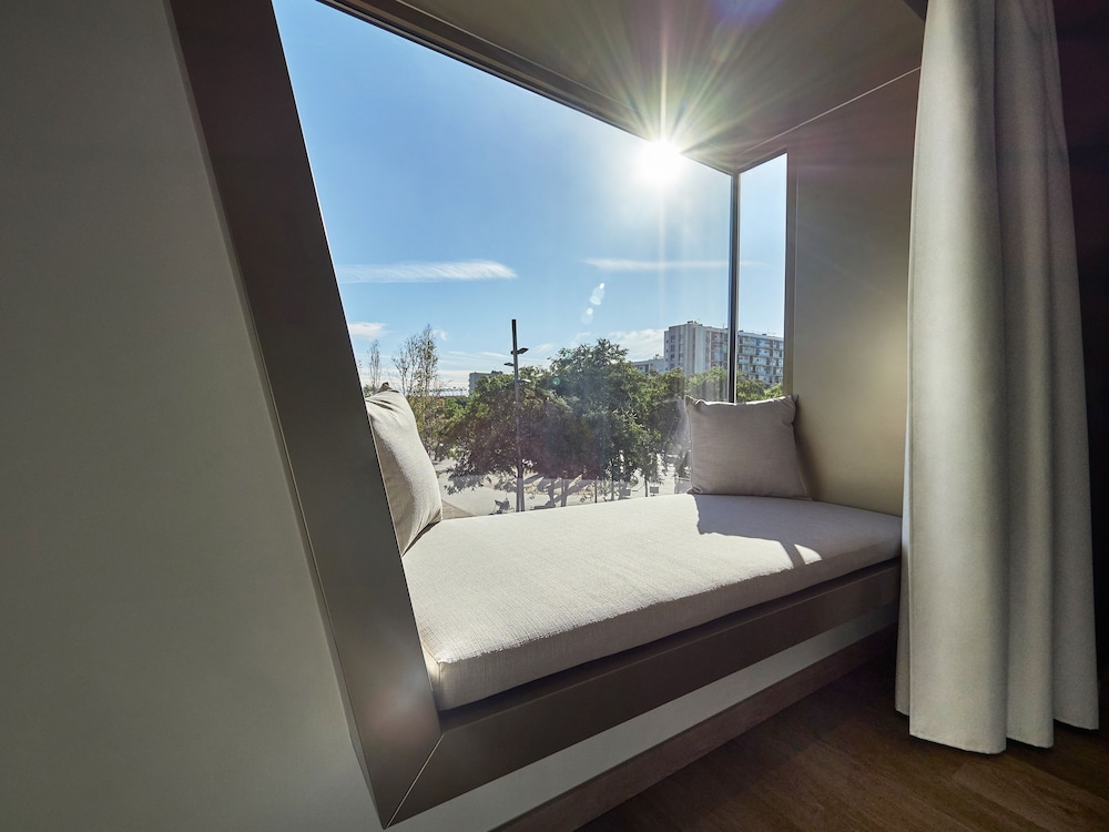 Hotel Sb Win 4 Sup — 4-Star Luxury Hotel in Sant Feliu De Llobregat, Spain