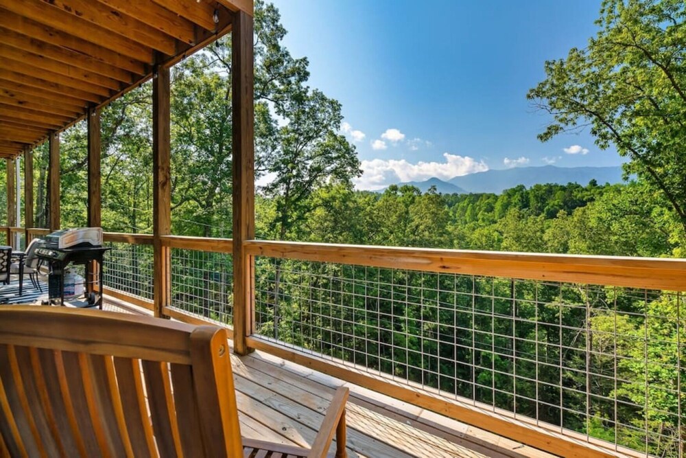 Tranquil Mountain Getaway By Ghosal Luxury Lodging - photo 60