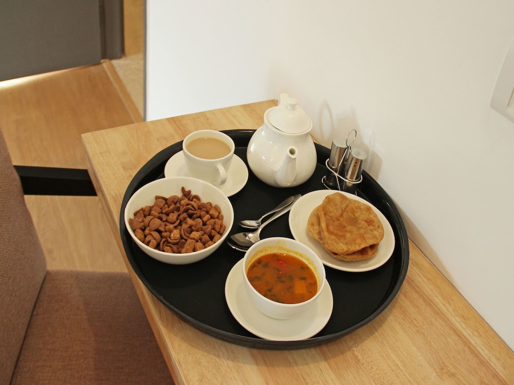 OYO 14157 RS Hotel & Restaurant