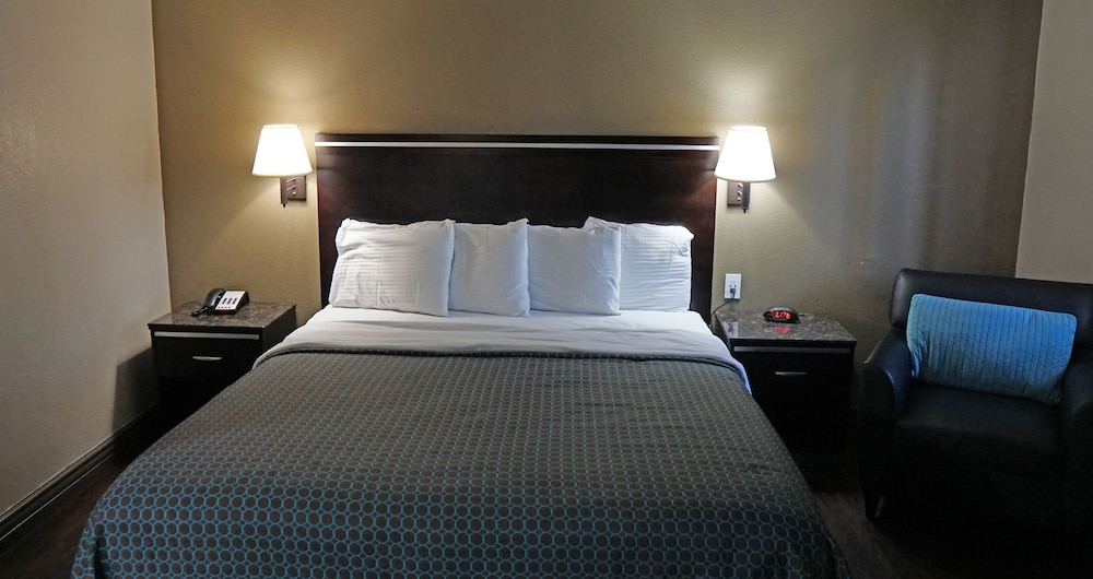 Hawthorne Plaza Inn - photo 8