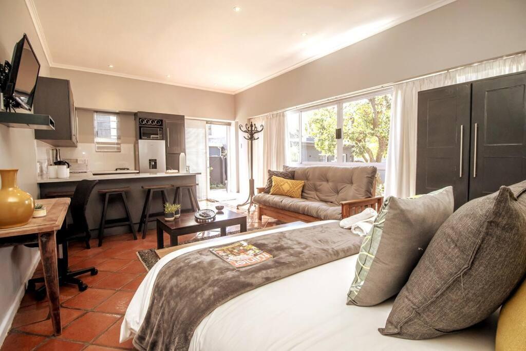 Studios on 2nd Studio 2 — 4-Star Luxury Hotel in Port Elizabeth, South Africa