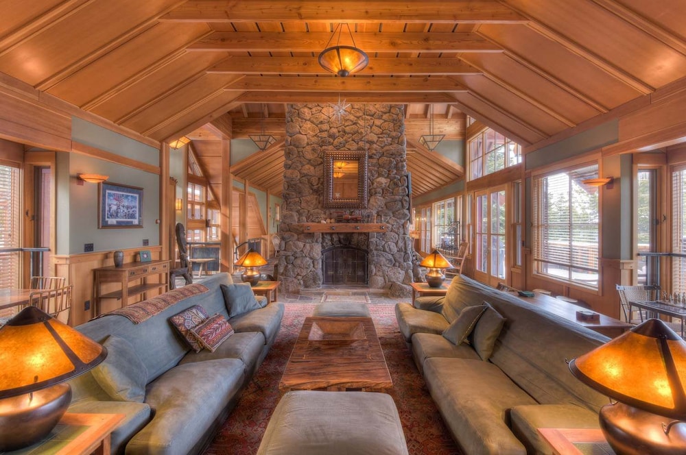 Luxury Northstar Palace w Hot Tub & Games - photo 12