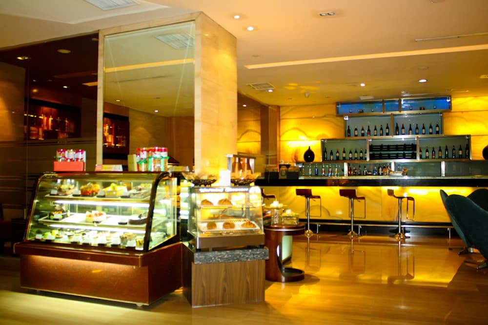 Cambridge Hotel Medan — Medan — photo 5