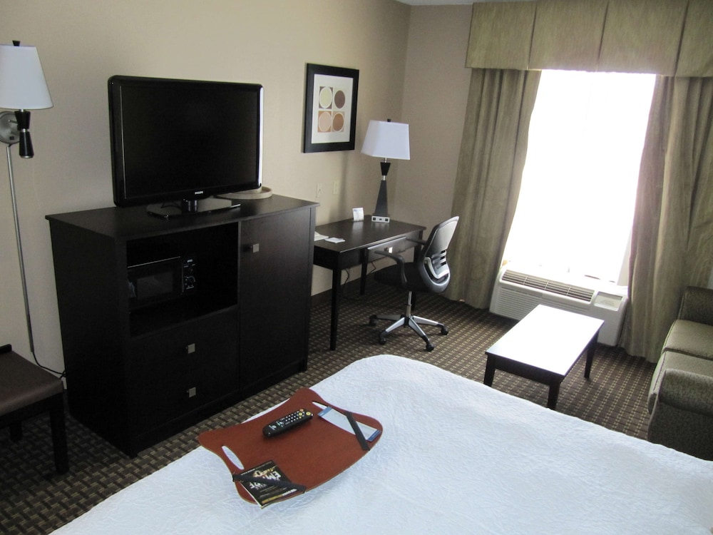 Hampton Inn Lindale Tyler - photo 9