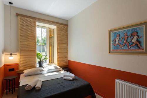 Newly Renovated Modern 2BR Apartment near Fabrika