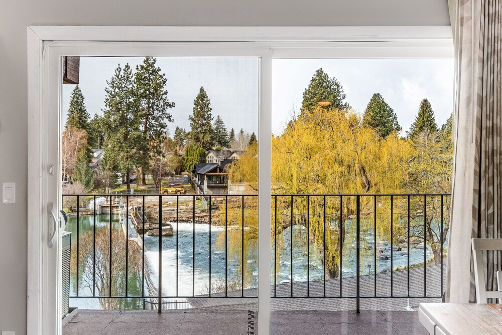 Bend Riverside Inn & Suites - photo 336