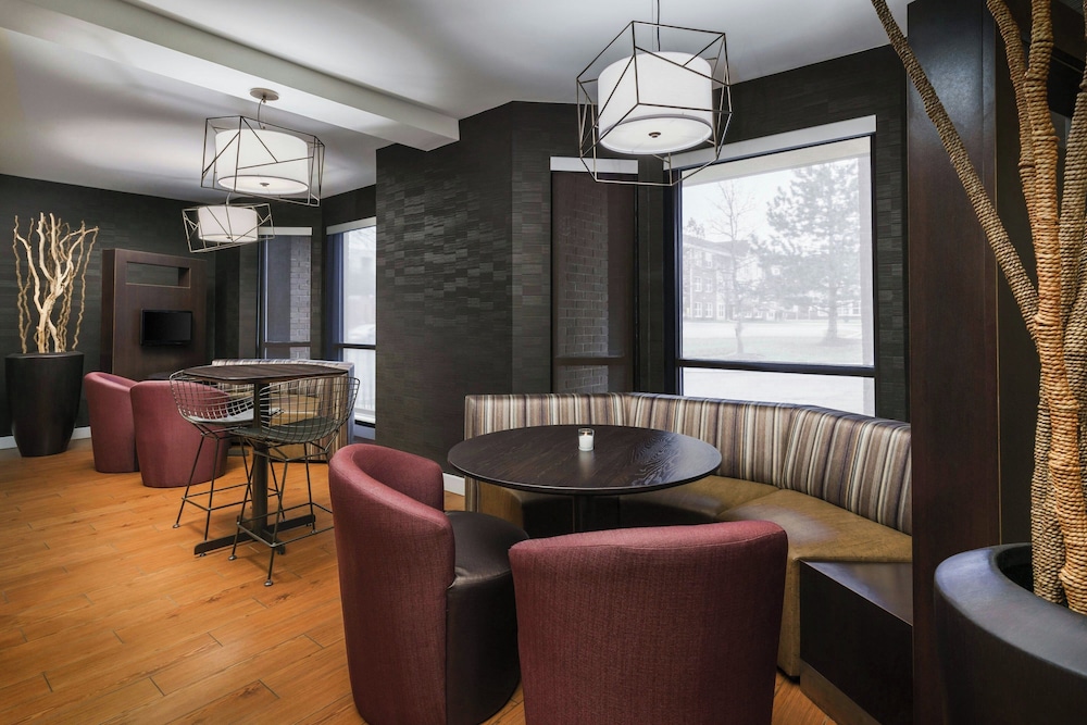 Courtyard by Marriott Chicago Bloomingdale - photo 18