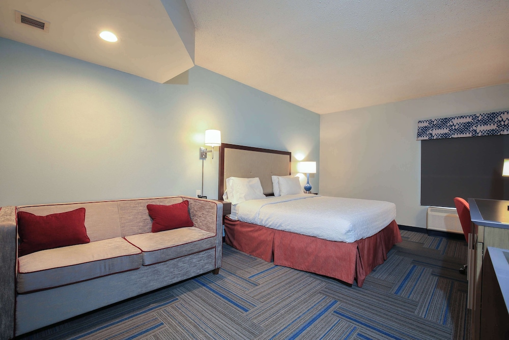 Hampton Inn Bordentown - photo 10