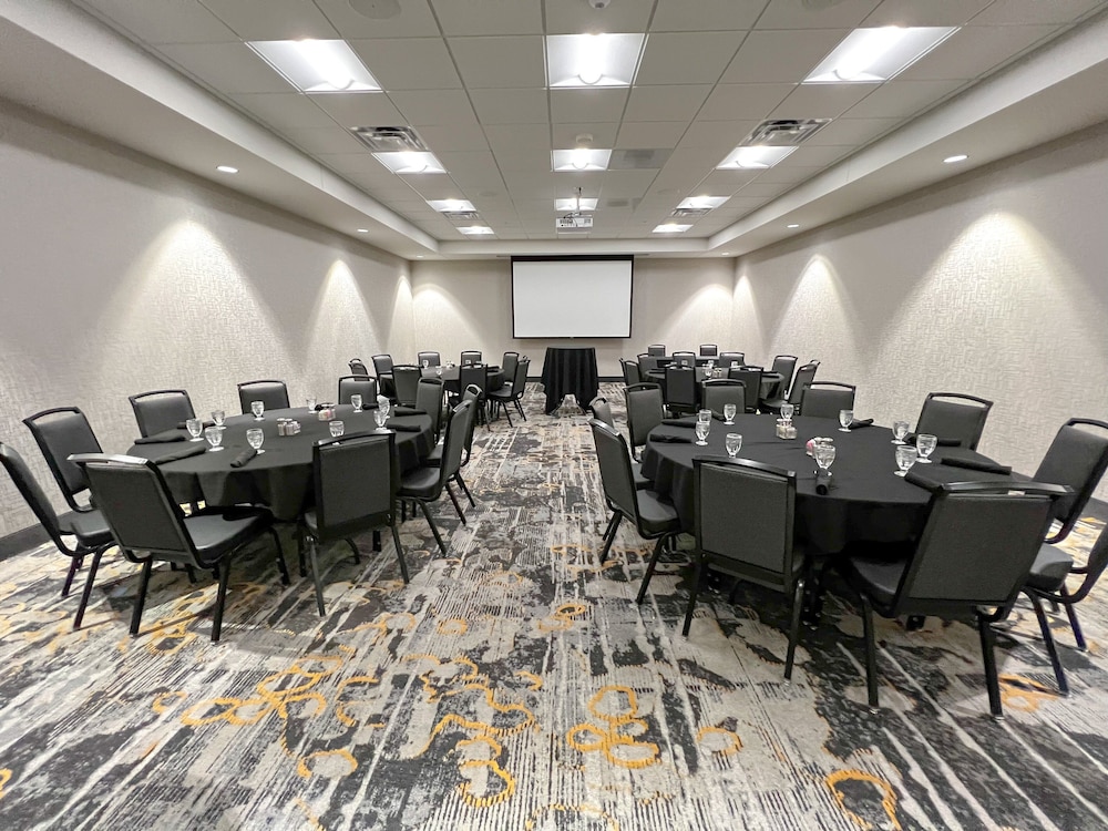Crowne Plaza Kearney by IHG - photo 83