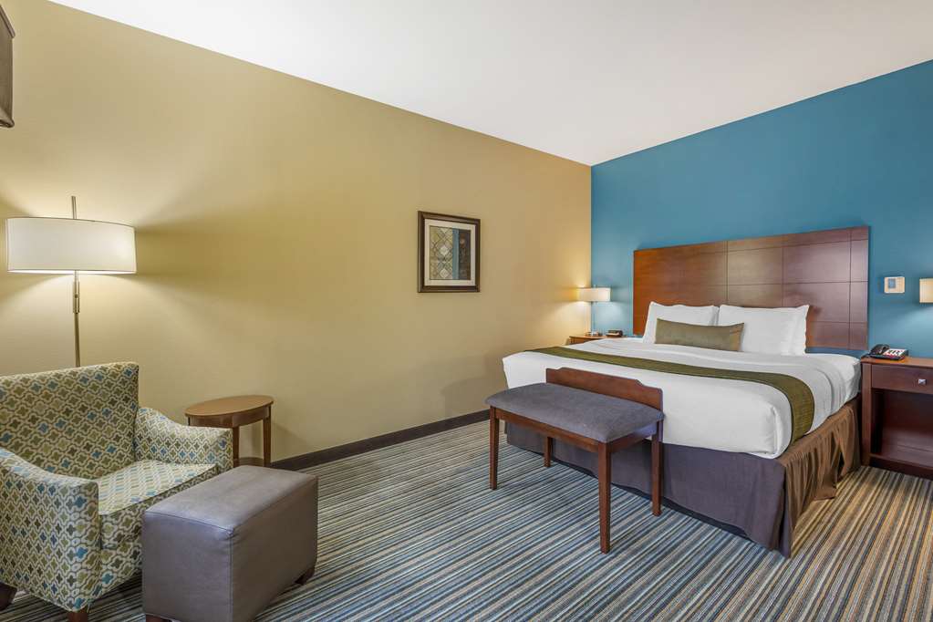 Best Western Plus Patterson Park Inn - photo 9