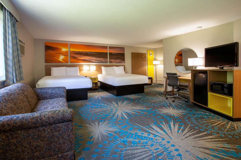 Days Inn by Wyndham Marquette - photo 32