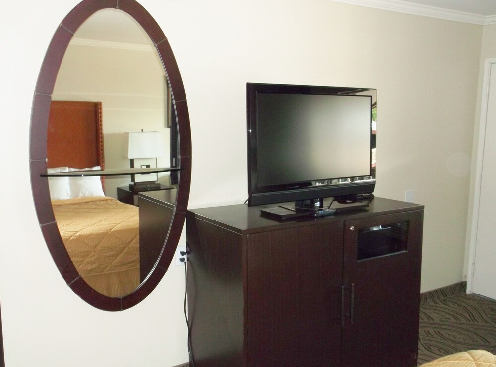 Banfield Value Inn - photo 14