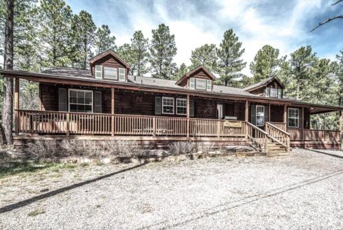 Misty Mountain — 4-Star Luxury Hotel in Ruidoso, United States