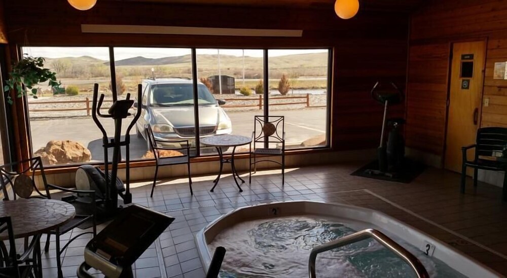 Beartooth Inn - photo 11
