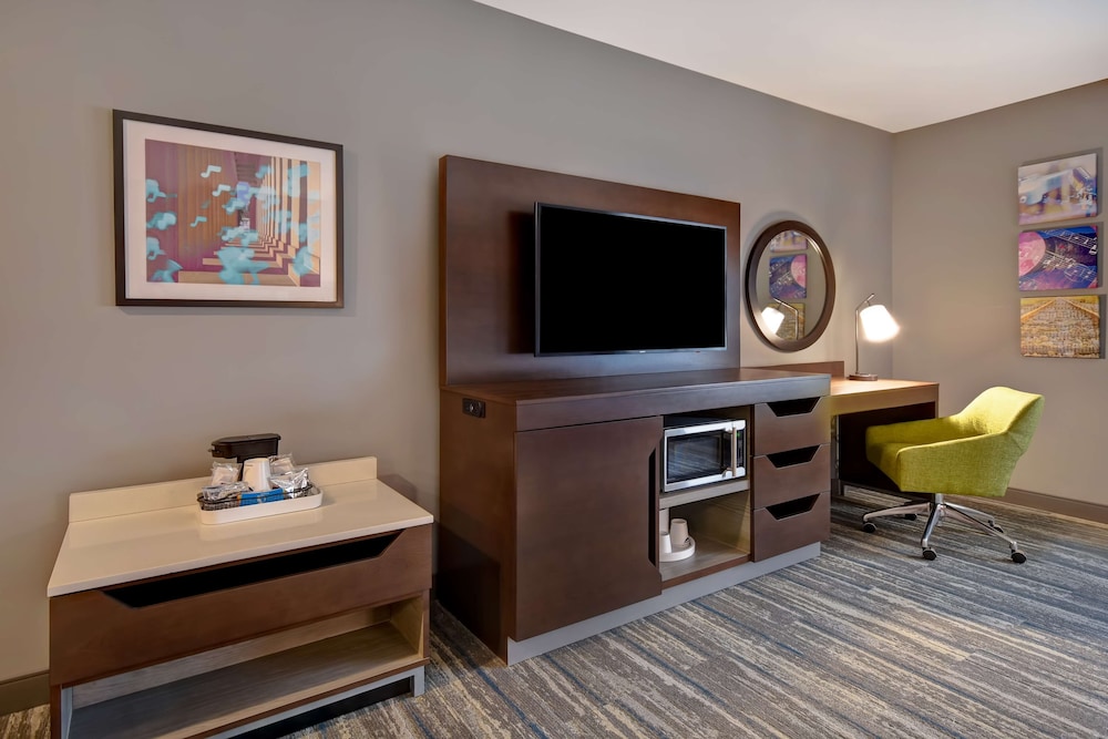Hampton Inn Pleasant View TN - photo 16