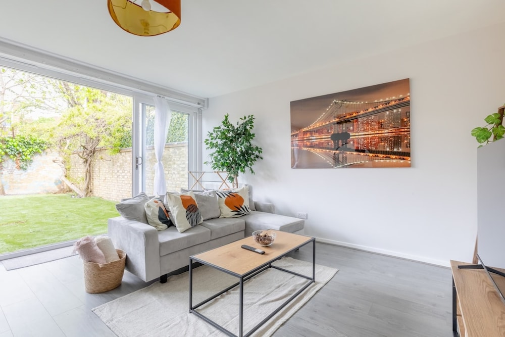 Newly Renovated 3BD Home Islington — 4-Star Luxury Hotel in London, United Kingdom
