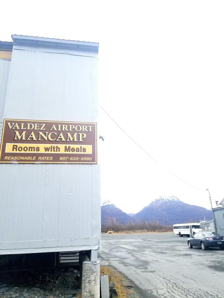 Valdez Airport Mancamp Hotel - photo 19