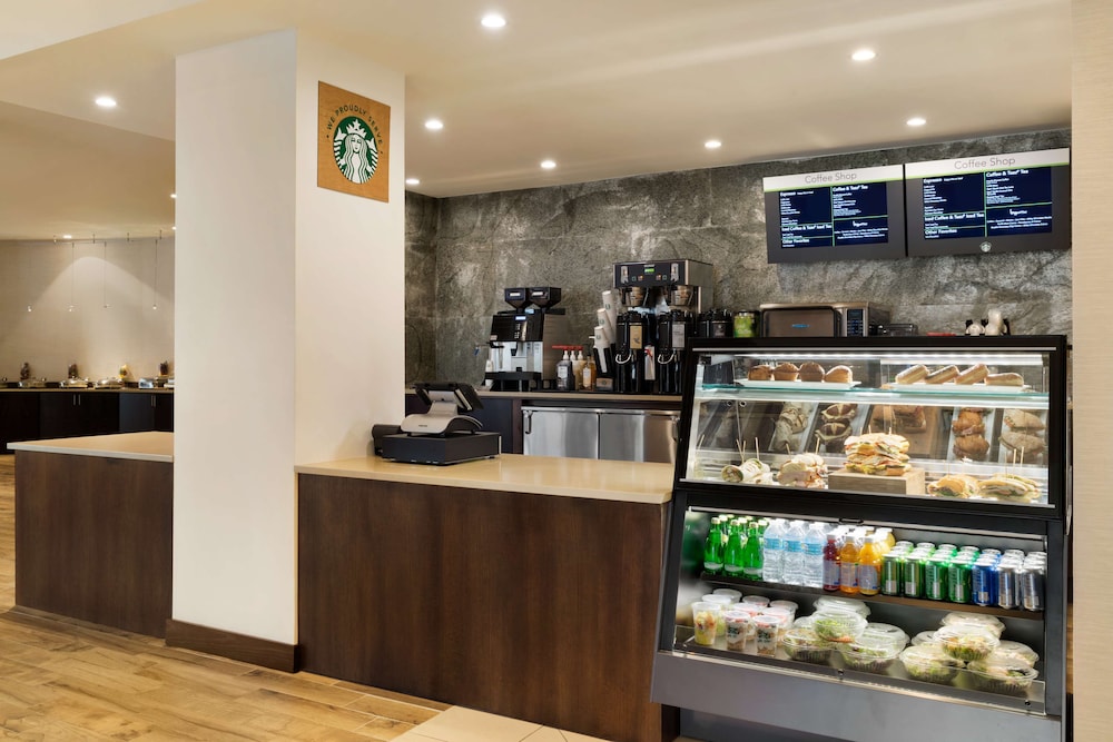 DoubleTree by Hilton Stamford - photo 51