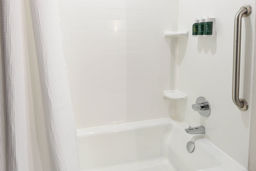 Fairfield Inn & Suites by Marriott Ontario Rancho Cucamonga - photo 24