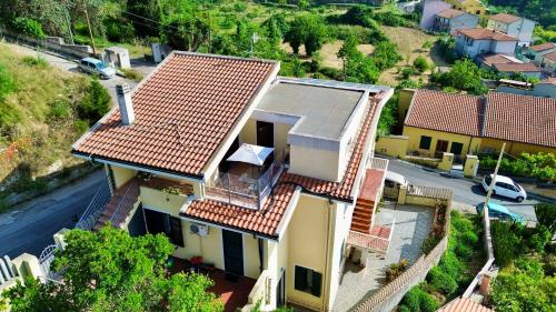 Villetta panoramica con giardino — 4-Star Luxury Hotel in Ossi, Italy