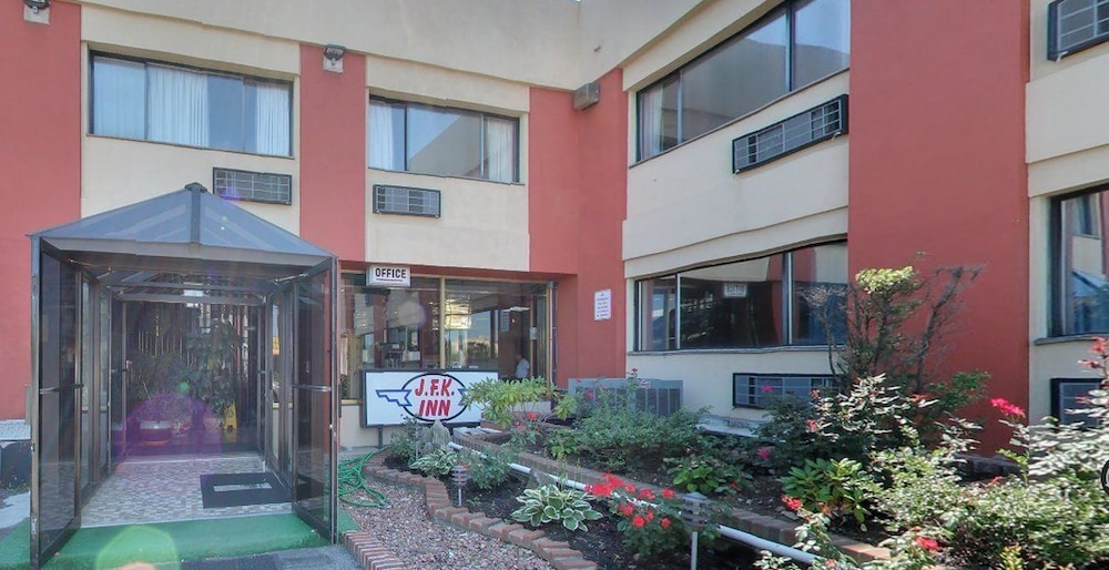 Jfk Inn - photo 34