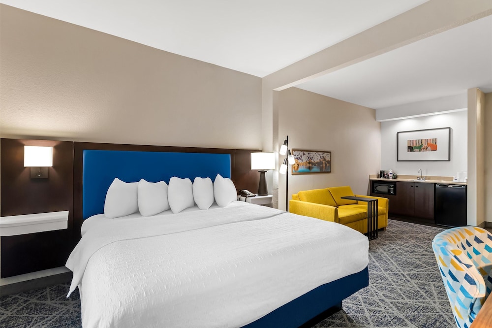 Hampton Inn Laramie - photo 28