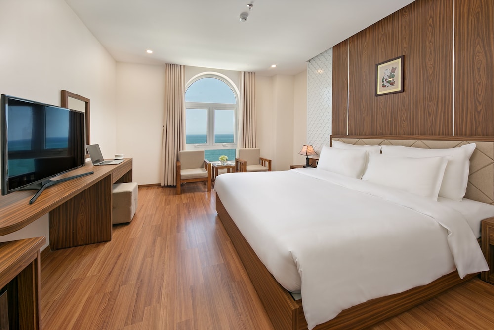 De Lamour Hotel - carbon neutral hotel in Da Nang