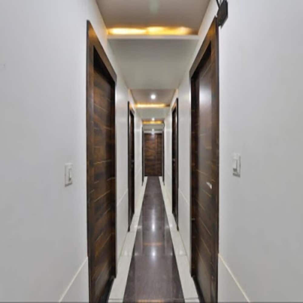 Hotel Krishna Palace — Unknown City — photo 2