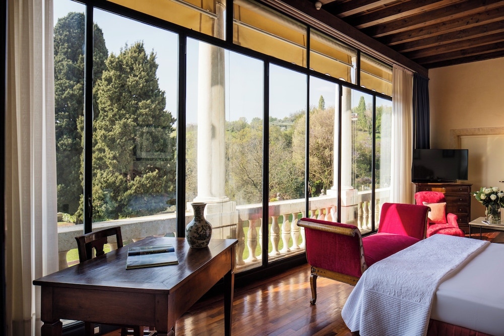 Villa Michelangelo Vicenza Starhotels Collezione — 4-Star Luxury Hotel in Arcugnano-Torri, Italy