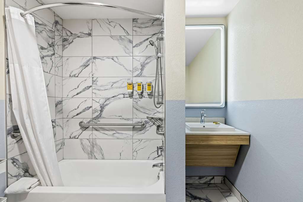 Best Western Buffalo Inn Suites - photo 19