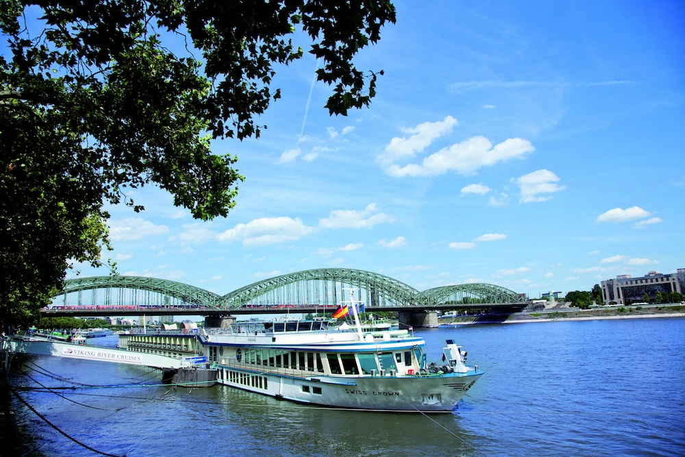 Crossgates Hotelship 3 Star Messe Koln — Koeln