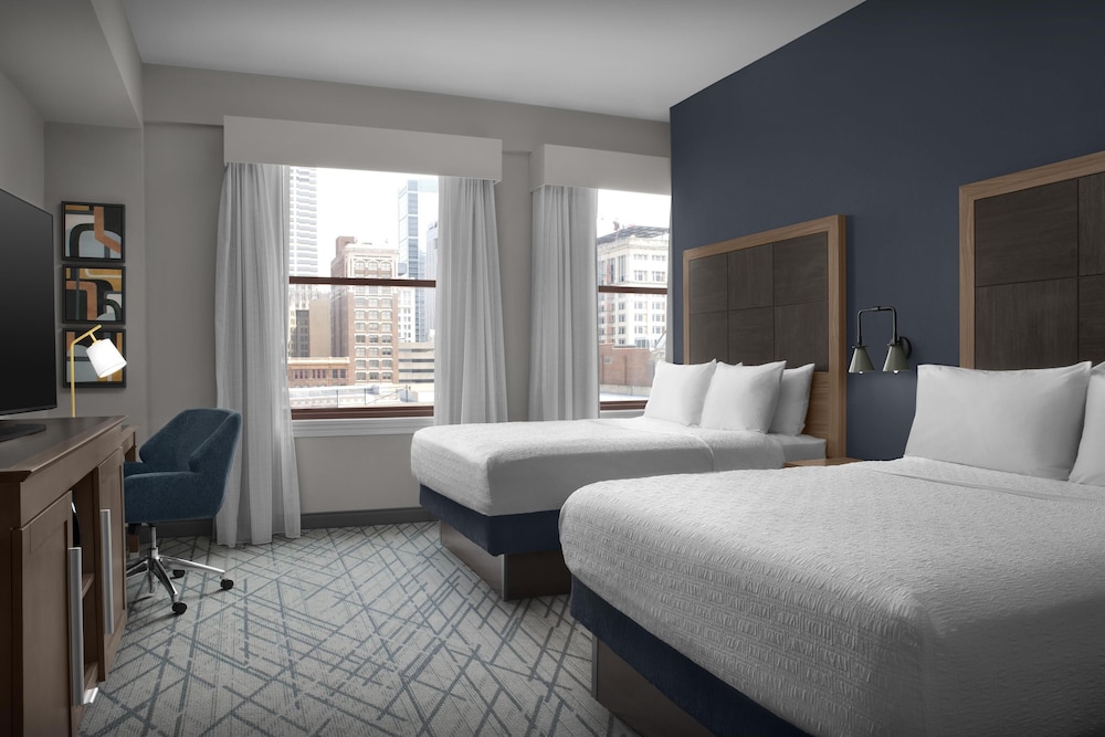 Hampton Inn Indianapolis Downtown Across from Circle Centre - photo 17
