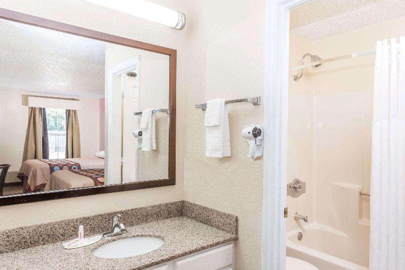 Super 8 by Wyndham Statesboro - photo 5