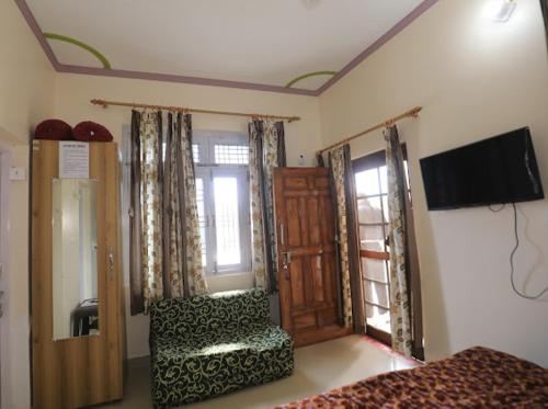 Saket homestay — 5-Star Luxury Hotel in Bhim Tal, India